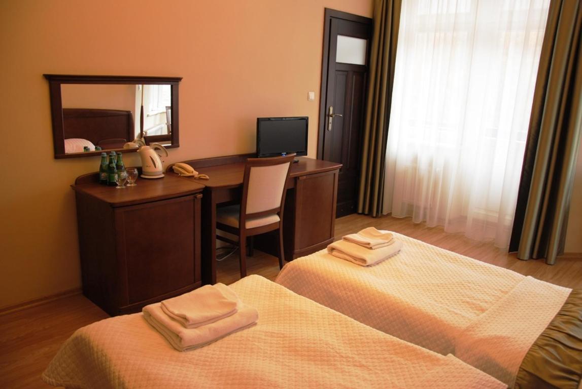 Hotel Polonia à Kudowa-Zdrój Extérieur photo