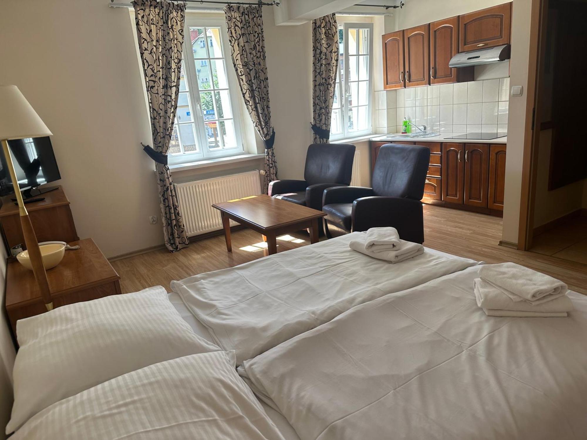 Hotel Polonia à Kudowa-Zdrój Extérieur photo