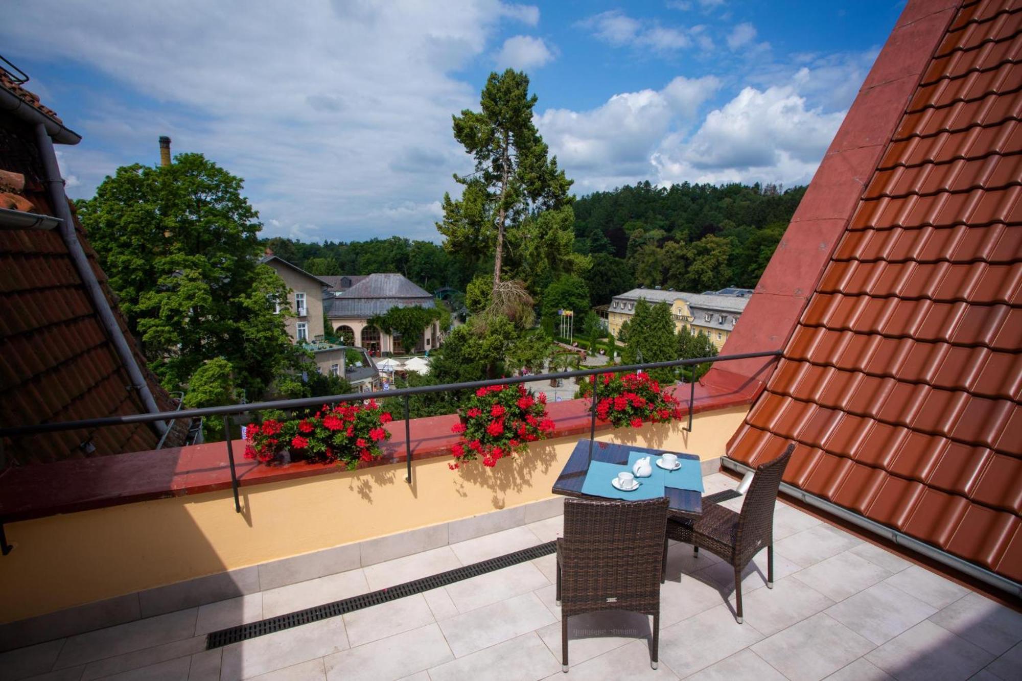 Hotel Polonia à Kudowa-Zdrój Extérieur photo