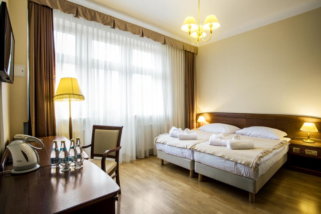 Hotel Polonia à Kudowa-Zdrój Extérieur photo