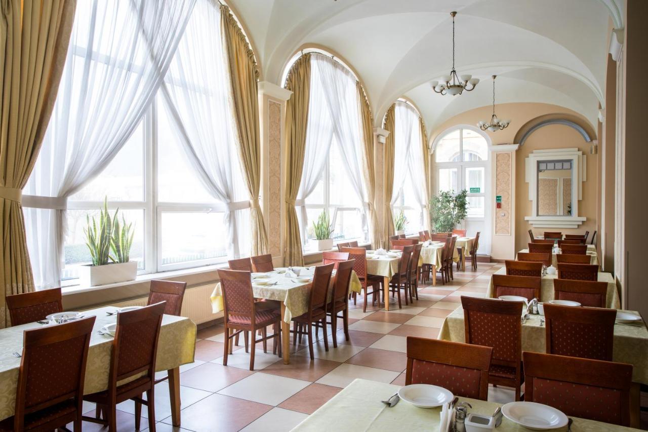 Hotel Polonia à Kudowa-Zdrój Extérieur photo